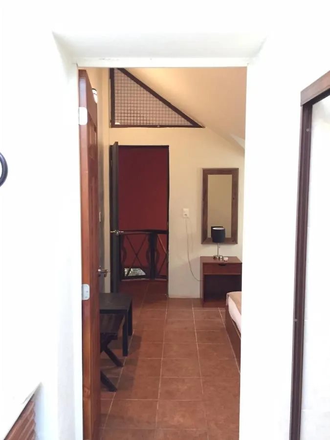 Tortuga Bacalar Bed & Breakfast 0*,